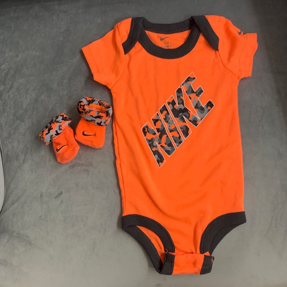 Nike Infant Onesie w/ Socks
